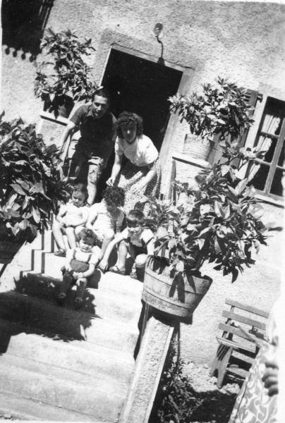 Châtel, Août 1948 : Gérard ; Marie-Anne, Bernadette, François ; Maurice, Anne