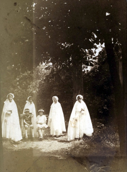 Monplaisir : Josette et Marguerite Allgre, Franoise, Jacqueline Allgre ; Michel et Nicole Allgre.