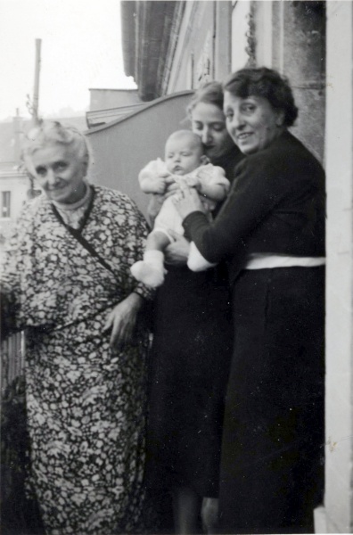 Eulalier Perla (?), Mme Philippe Maret et Jean-Paul, Isabelle Perla-Maret