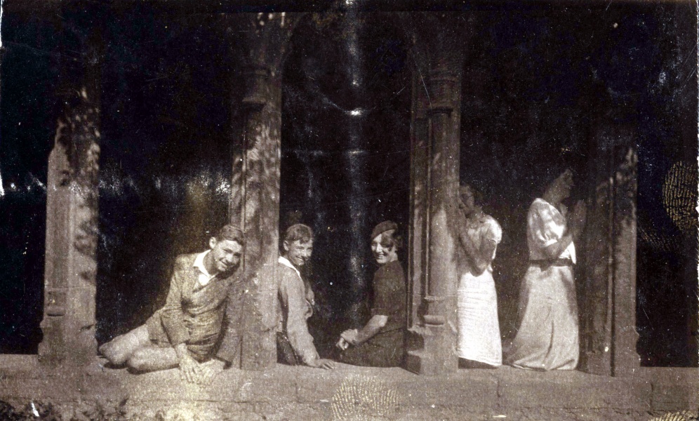 Anne au milieu d'autres