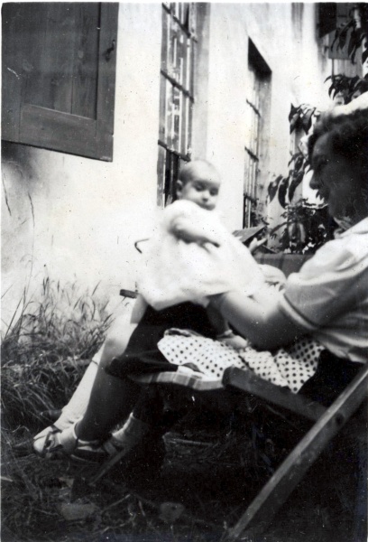 Laval, aot 1939 : Bernadette, Anne
