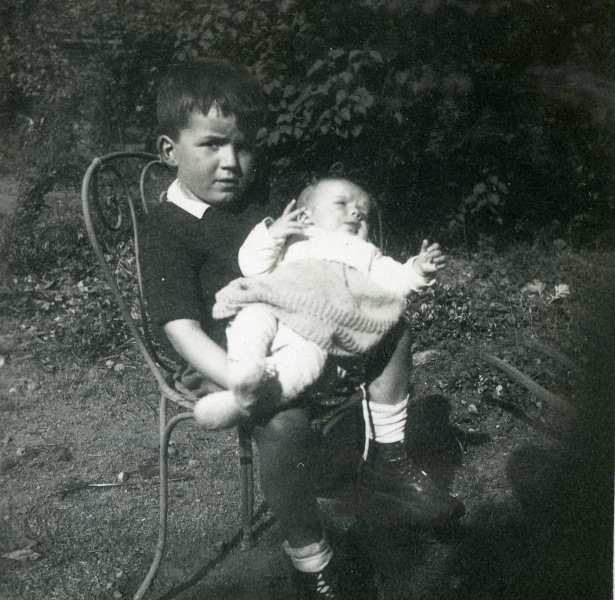 Monplaisir, Pâques 1946 : Olivier et Isabelle
