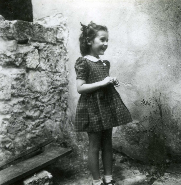 Laval, 1945 : Bernadette