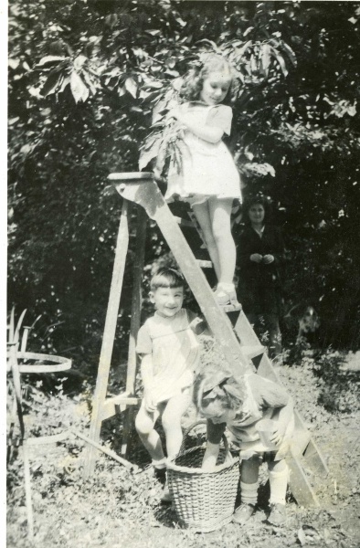 Monplaisir, 1944 : Bernadette, Franois,