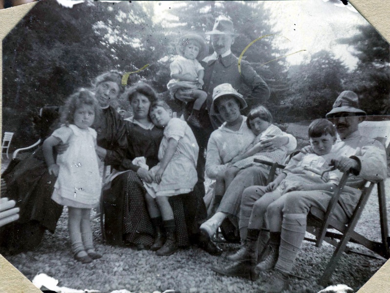 Irne et Eulalie, Andre Guinard et Mady, Auguste Guinard ? et Ginette, Isabelle et Stphen, Paul Maret et Philippe