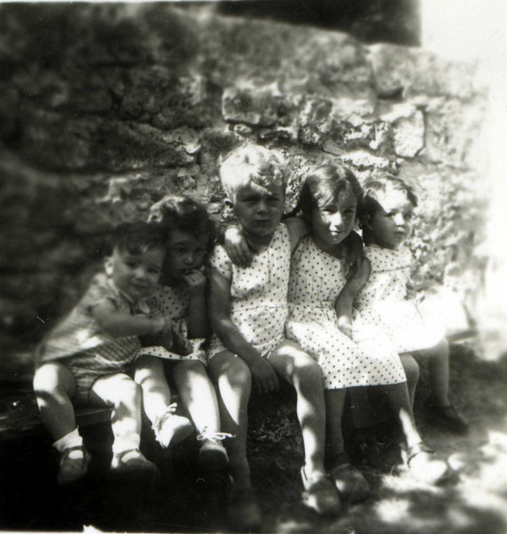 François, Bernadette, Philippe, Jacqueline, Olivier (1943)