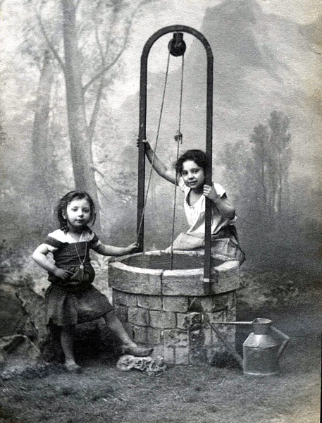 Eva, Adrienne